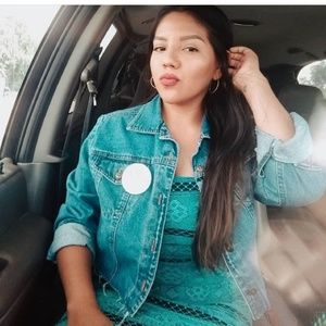 Cropped denim jacket